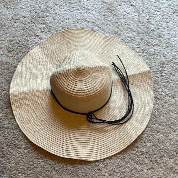 Yuuve Floppy Sun hat - Picture 2 of 6